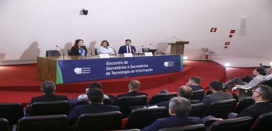 Foto 2 - Encontro de Secretárias e Secretários de Tecnologia 11.07.2024