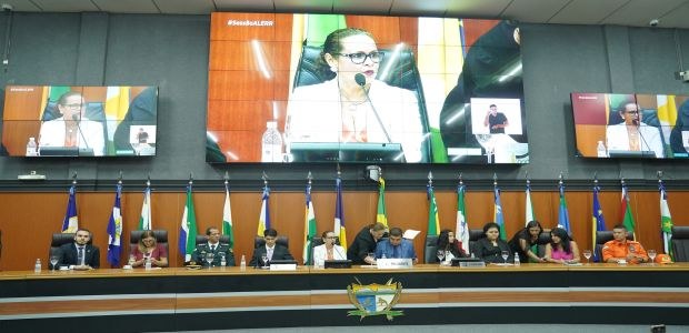 Jovens deputados tomam posse na Assembleia Legislativa de Roraima A parceria entre o TRE e a Assembleia Legislativa contribui significativamente para a formação c...