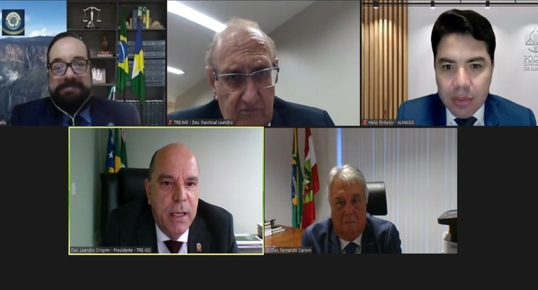 Mosaico com foto dos presidentes