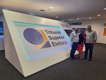 Trilha Capacitações EJE-TSE - Foto 1 - Nasser Hamid, Leonice Pinto e Angelo Molina