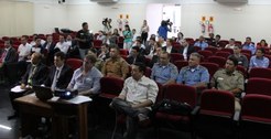 Representantes das instituições responsavéis pela segurança nas eleições 2012, além de juízes e ...
